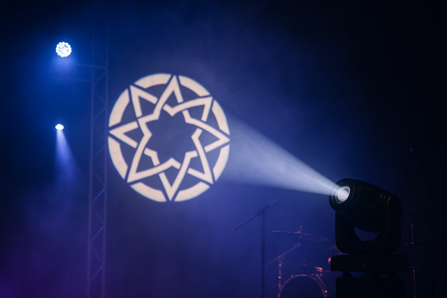 Gobo projection through haze using a spot light